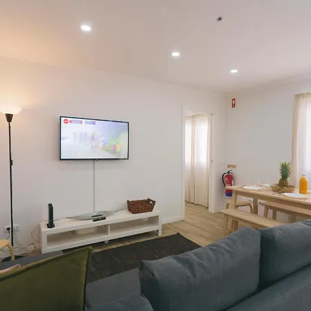 דירה 102 - Hut Spot