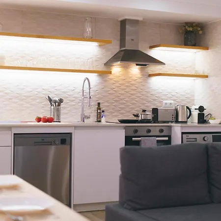 102 - Hut Spot פניש