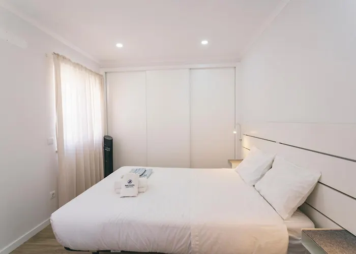 102 - Hut Spot Apartment *